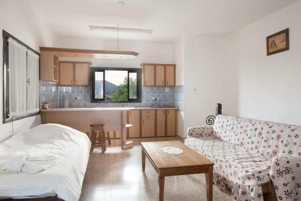 Selenias Balci Plaza Hotel And Balci Plaza Guest Bungalows Karpaz Peninsula المظهر الخارجي الصورة
